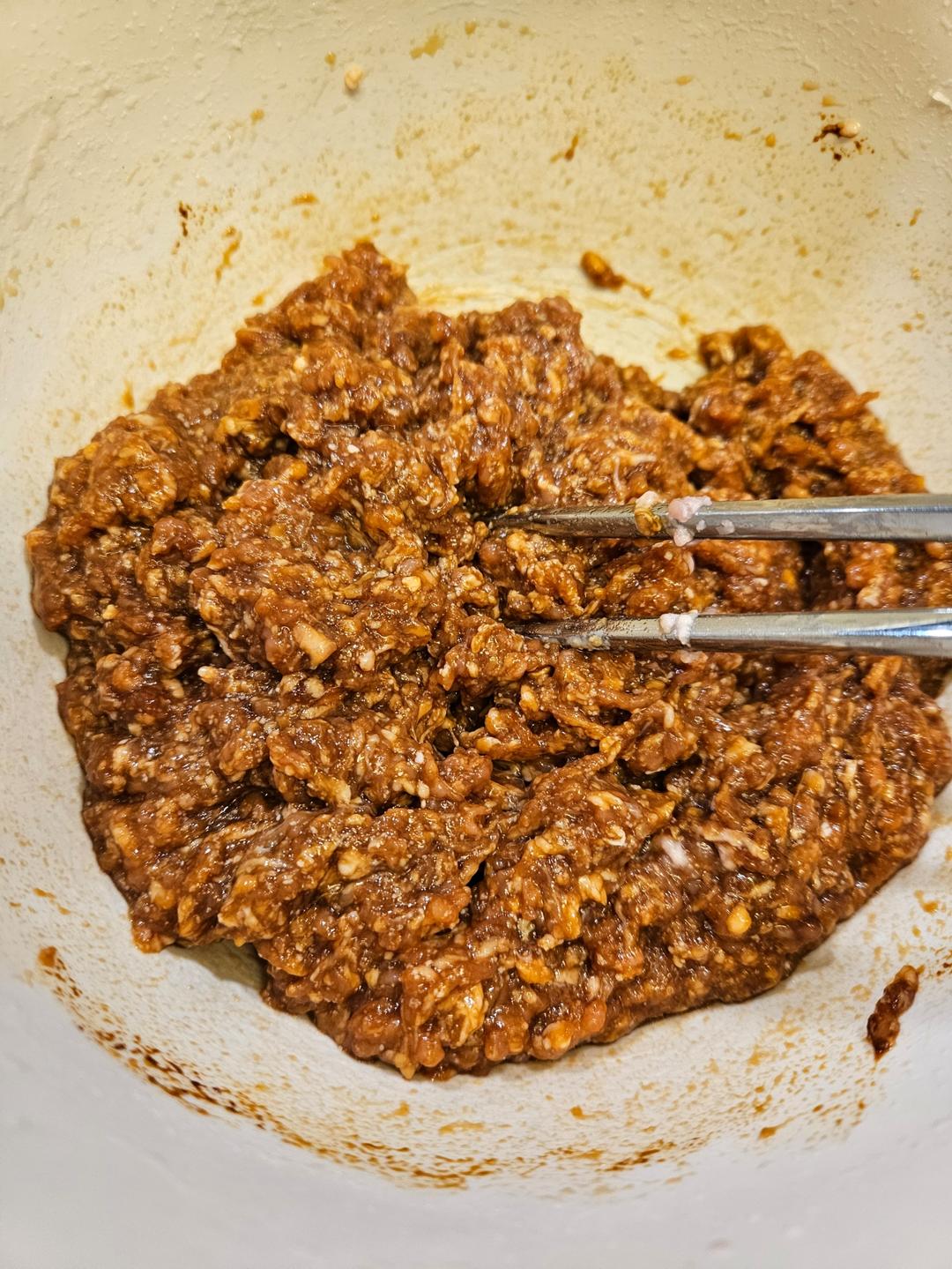 超实惠且永远吃不腻的芹菜猪肉饺子馅/包子馅 食材超简单的做法 步骤4