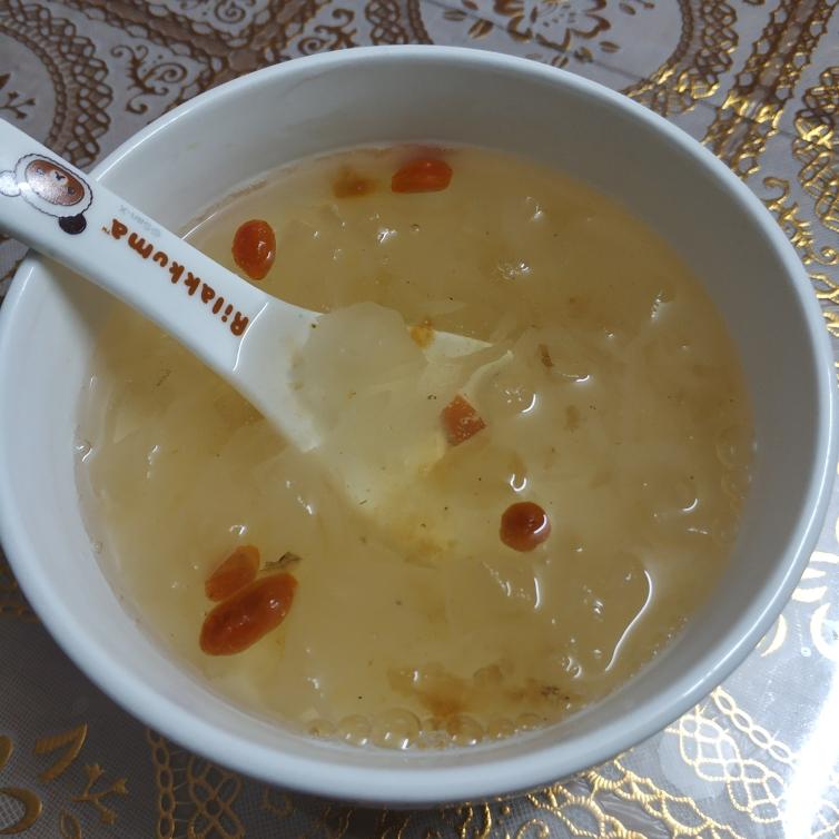 桃胶雪耳糖水的做法
