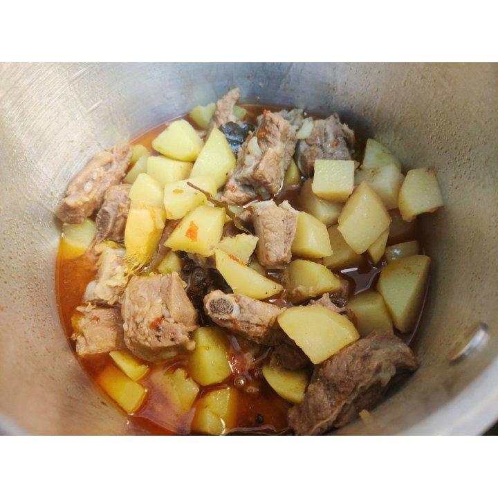 土豆炖排骨