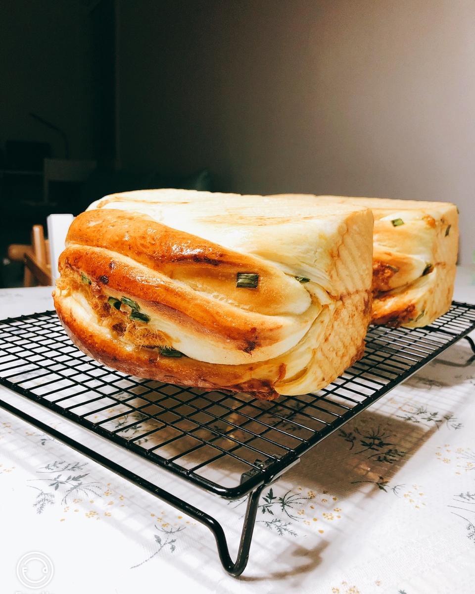 香葱肉松手撕吐司