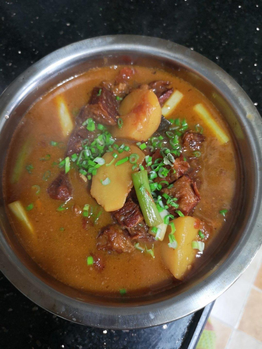 番茄土豆炖牛腩