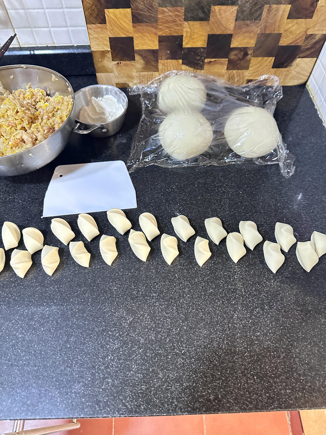 手工揉面三分钟，又韧又薄又好包的饺子皮