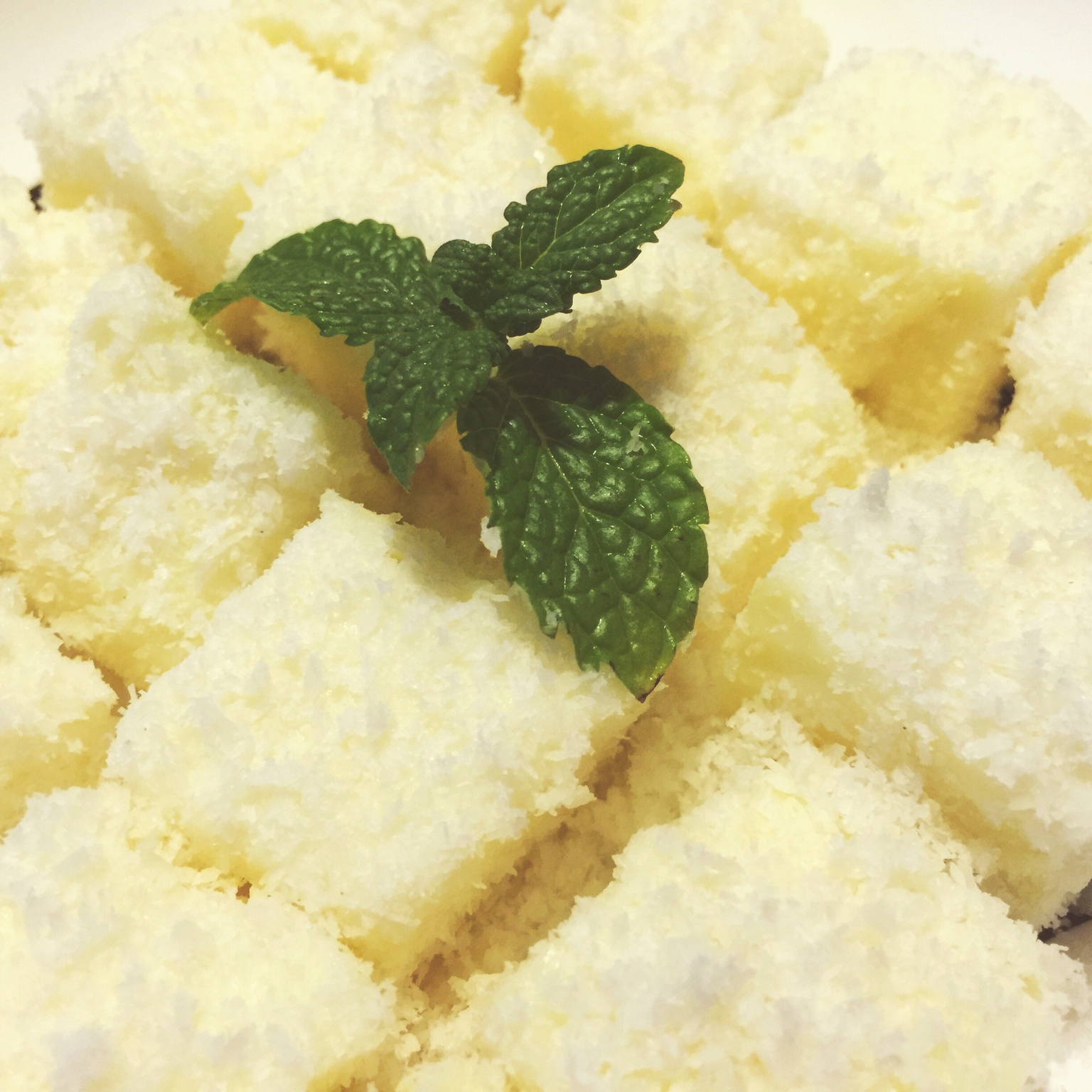 完胜85度C牛奶椰丝小方