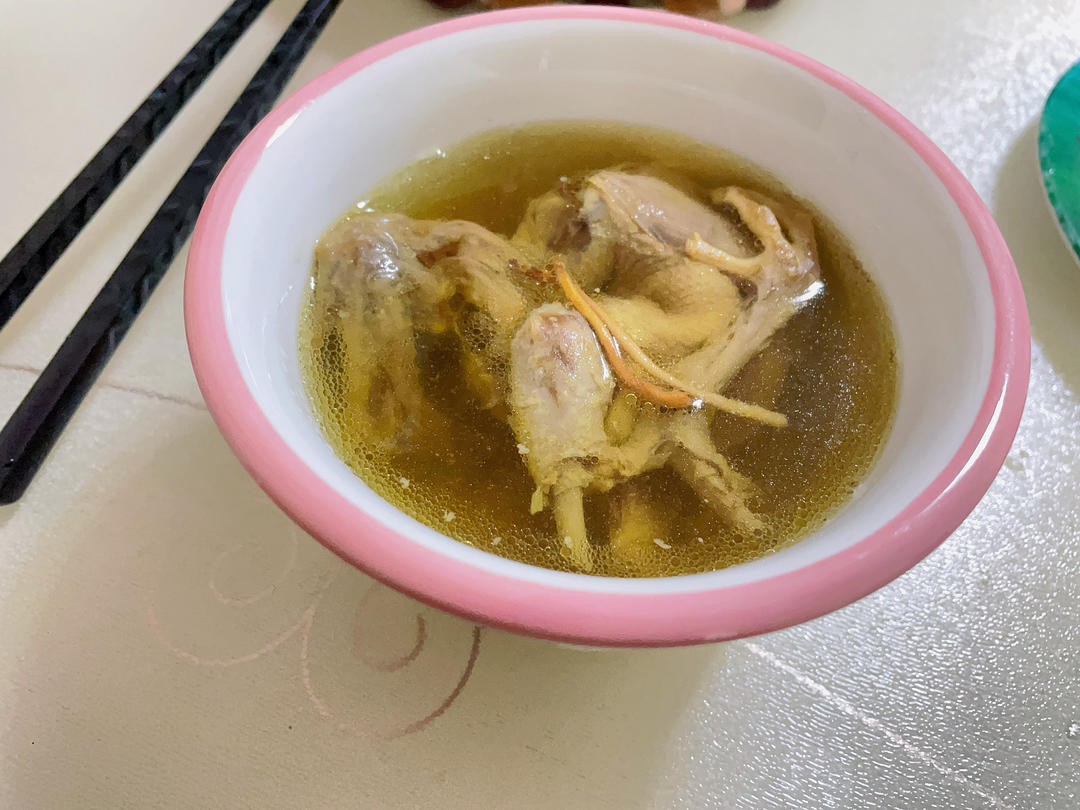 虫草花鸽子汤