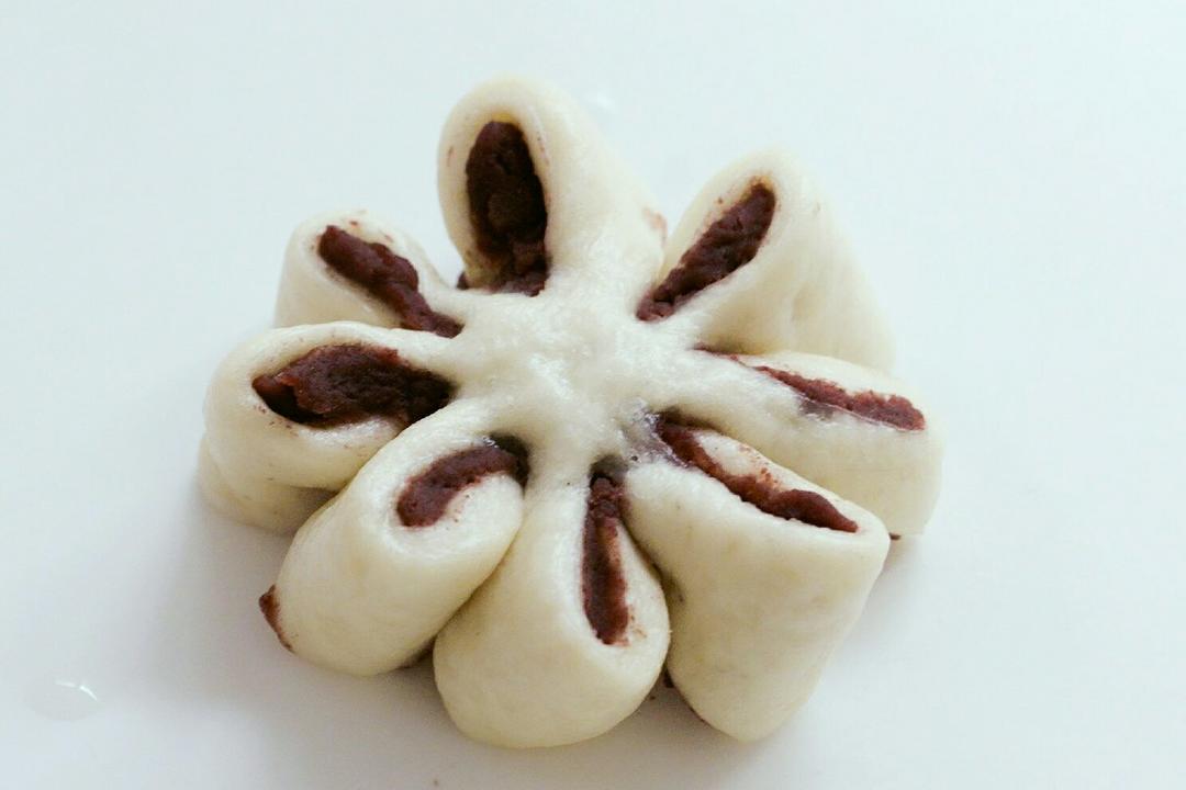 豆沙花朵包