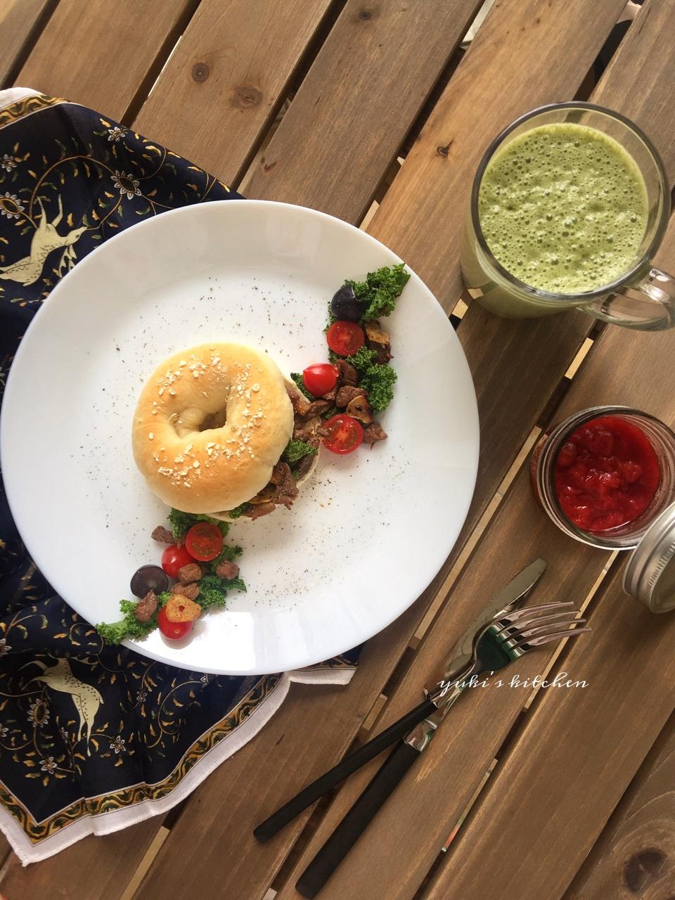 美帝蔬菜界超新星 羽衣甘蓝——凯撒沙拉、羽衣甘蓝果昔