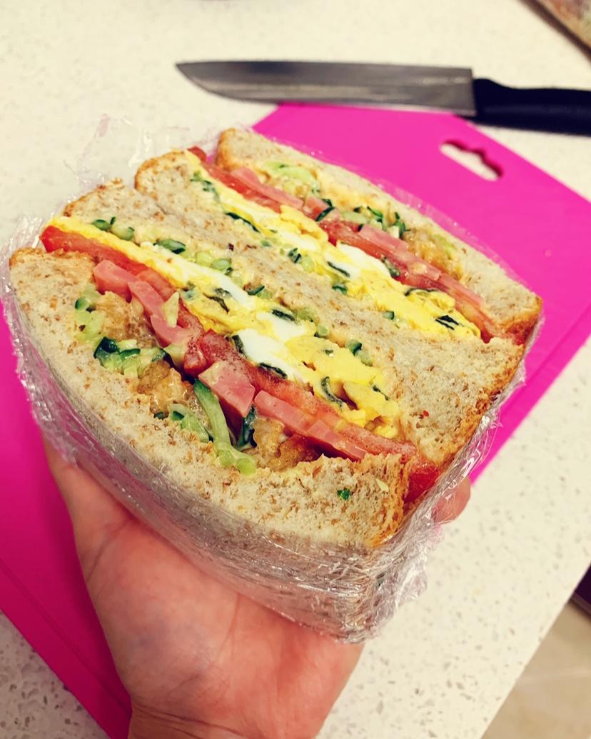 随意任性发挥的早餐三明治