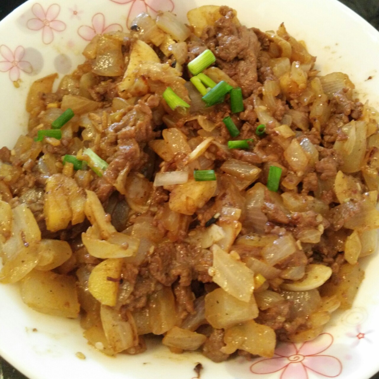孜然洋葱炒牛肉粒