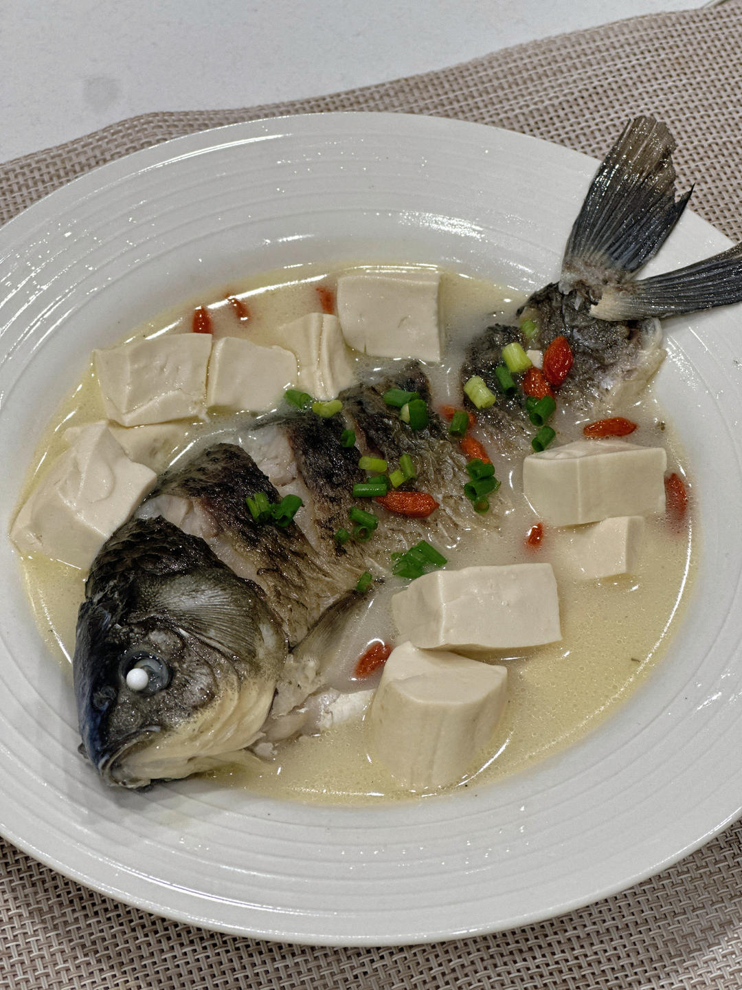 鲫鱼豆腐汤🐟