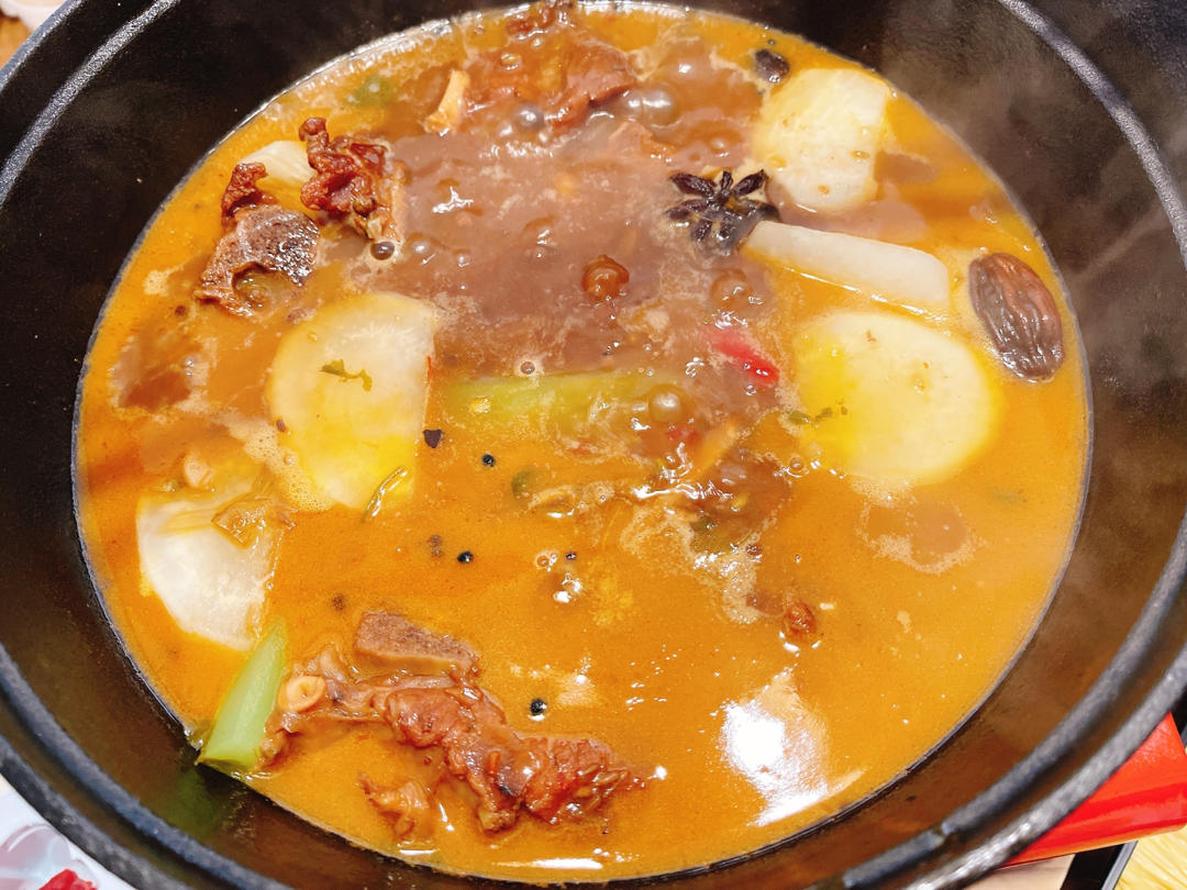 堂妈教你做红汤羊蝎子火锅