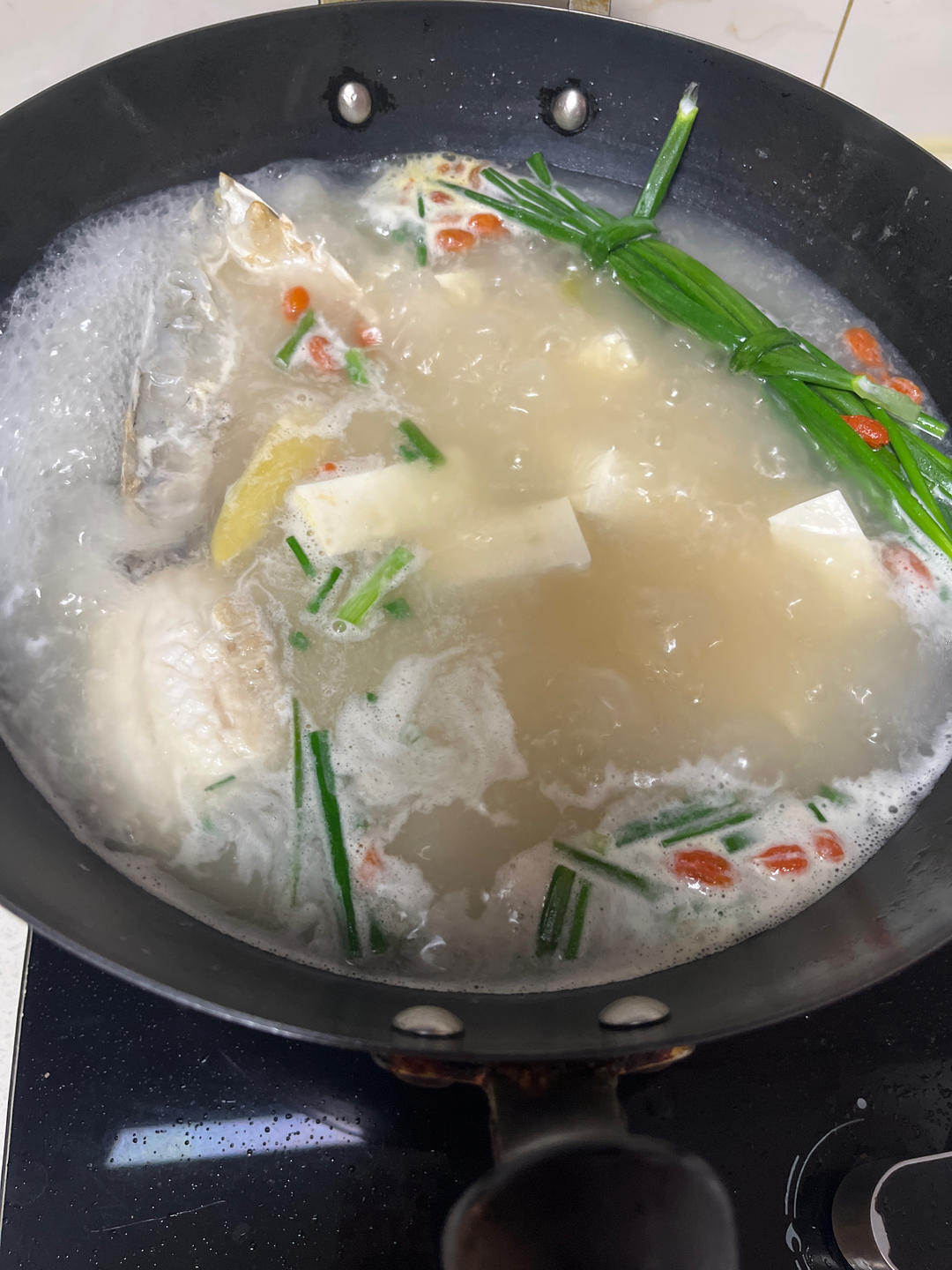 鱼头豆腐汤