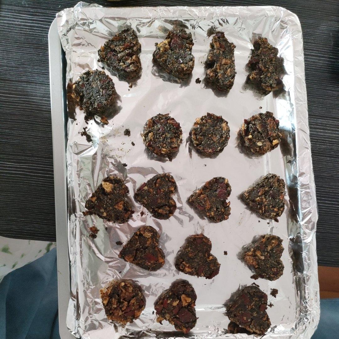 无油无蔗糖养生小零食，芝麻红枣核桃脆饼