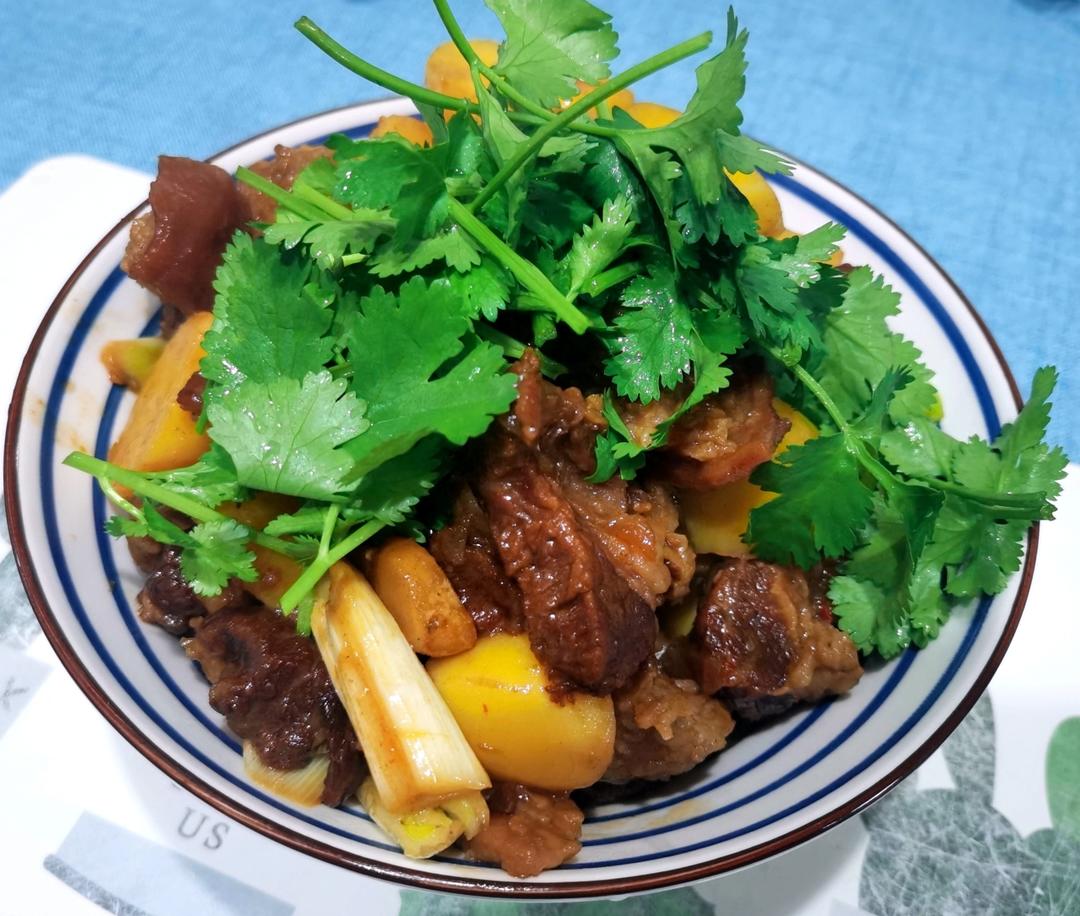小土豆烧牛肉，红烧牛腩，好吃到舔盘