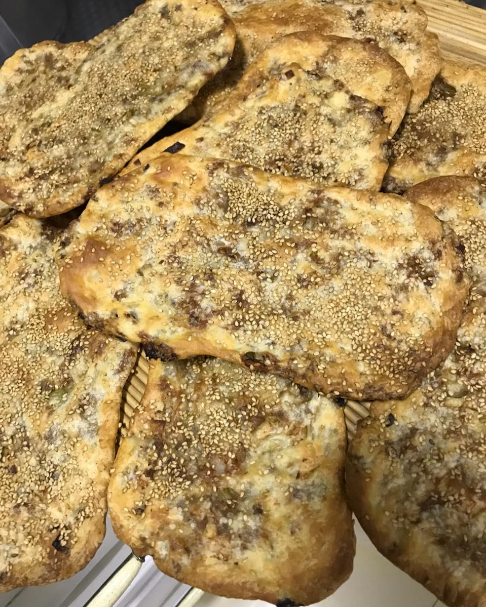 梅干菜鲜肉锅盔