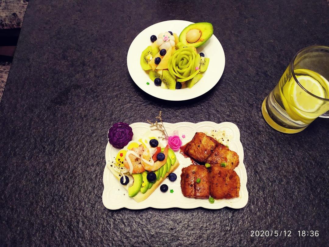 牛油果脑残粉的10分钟早餐