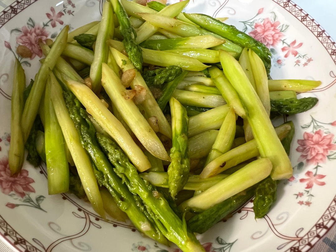 清炒芦笋（超级嫩！！！）