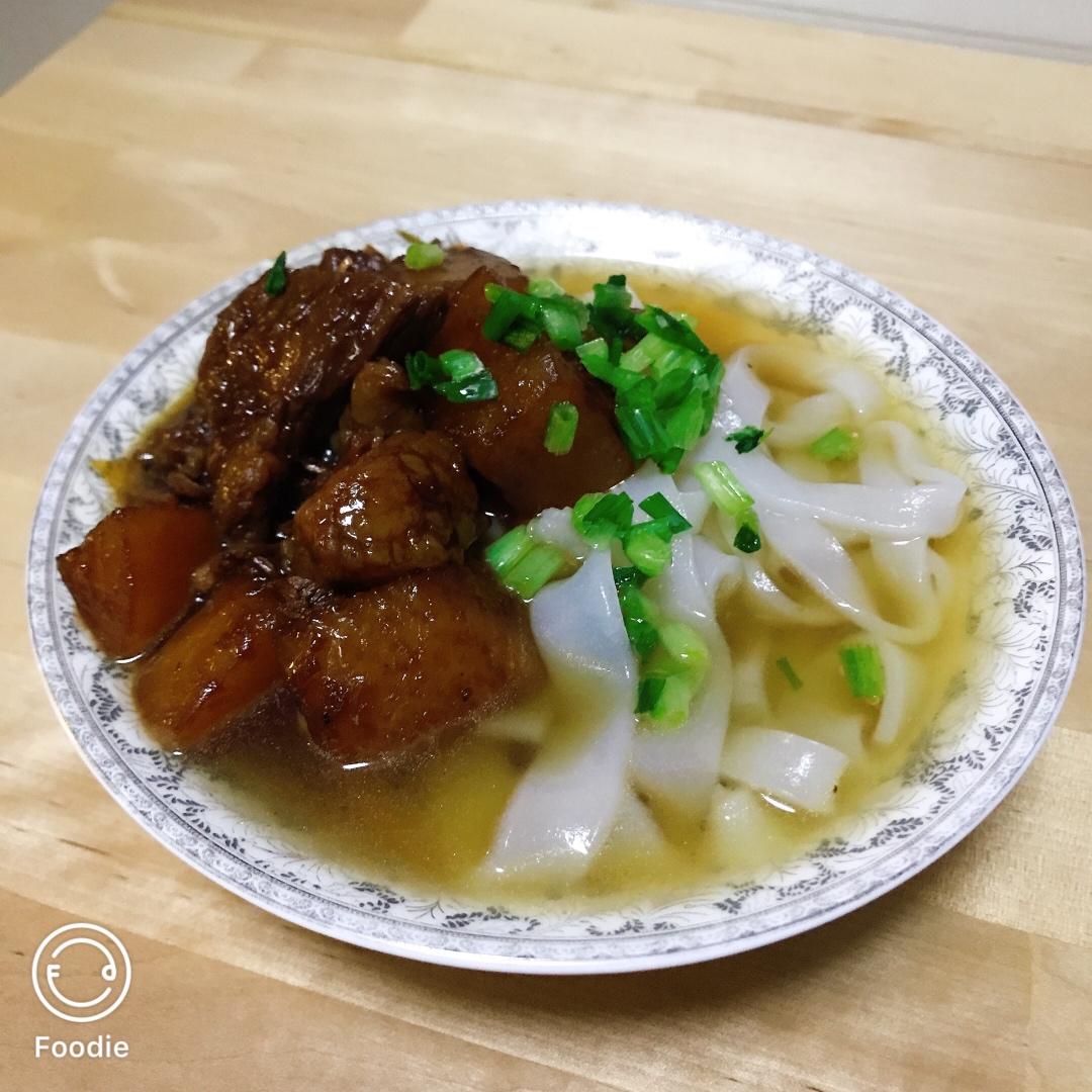 牛腩汤河粉