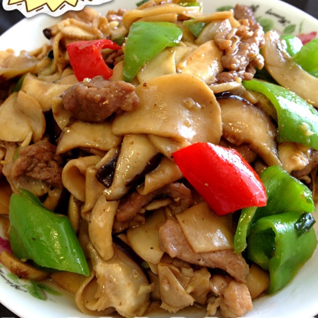 べ饕餮卜卜゛做的杏鲍菇炒肉片