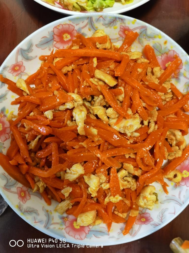 胡萝卜炒鸡肉丝的做法