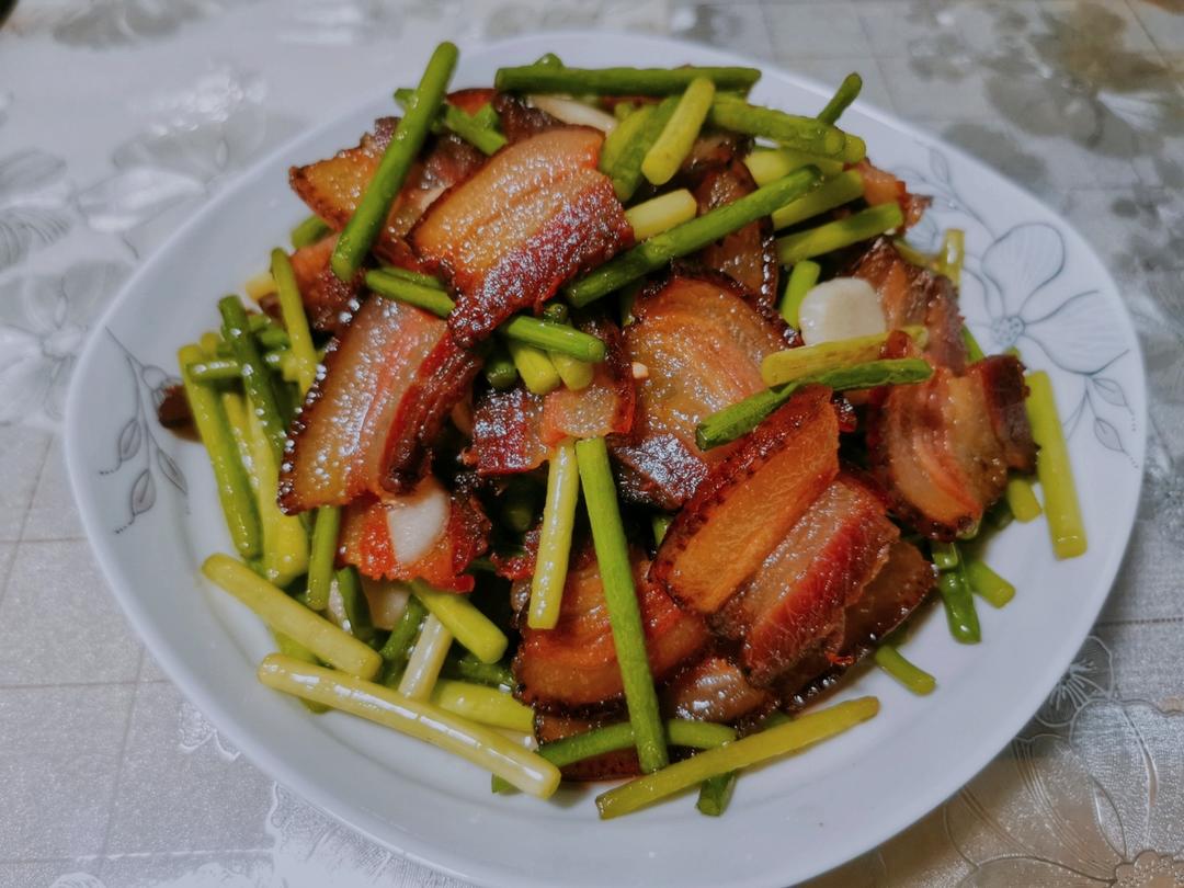 超级下饭的蒜苔炒腊肉