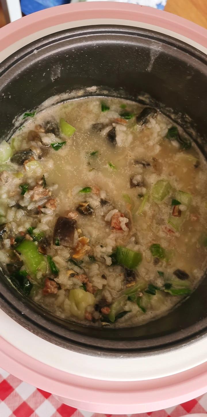 妈妈👩教我做的皮蛋瘦肉粥🥣简单快捷美味😋