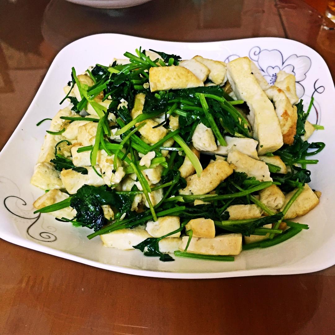anneleselin做的豆腐炒香菜