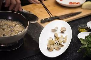 白酒蛤蜊意大利面的做法 步骤8