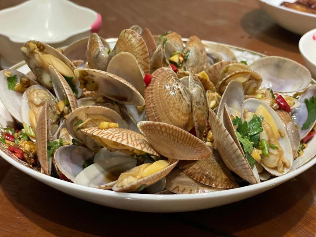 凉拌花甲（超简单又好吃！）