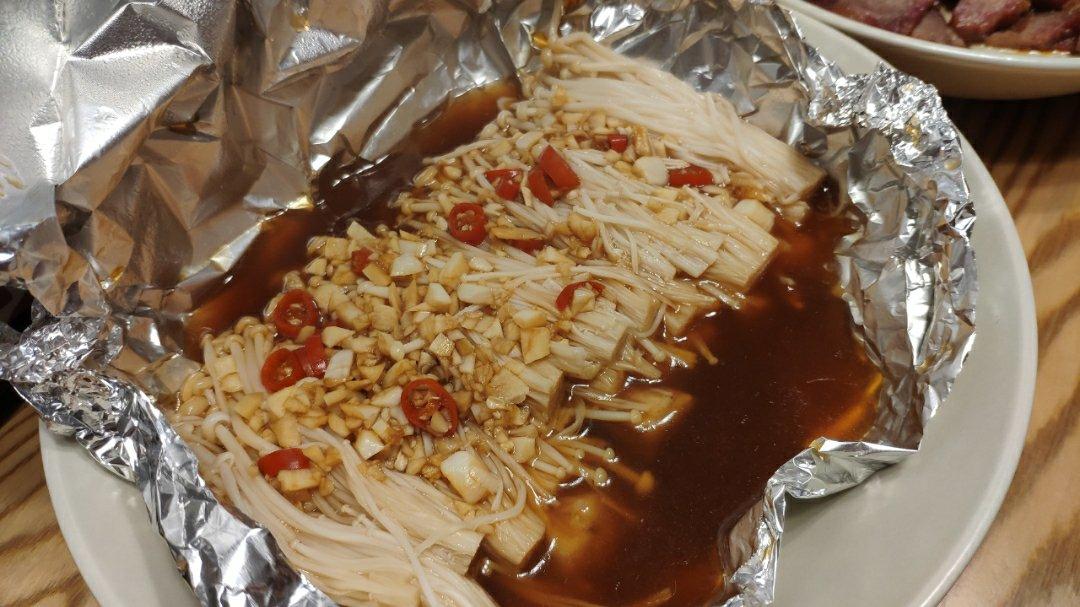 锡纸蒜泥金针菇没有烤箱的看过来（万能的电饼铛第三弹）