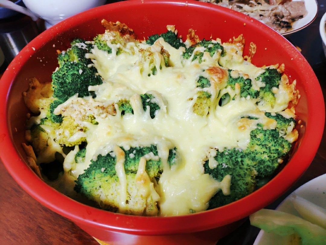 炮仗花做的芝士焗西兰花