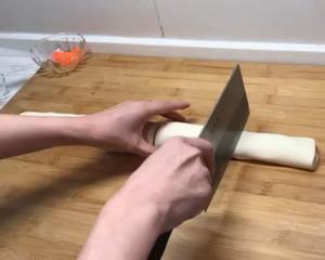 一根筷子压出香葱花卷（小视频食谱）的做法 步骤17