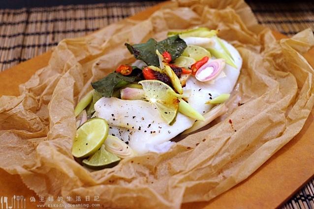 【30分钟懒人餐】泰式纸包烤鲶鱼的做法