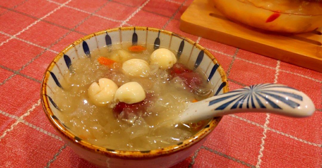 红枣银耳莲子羹