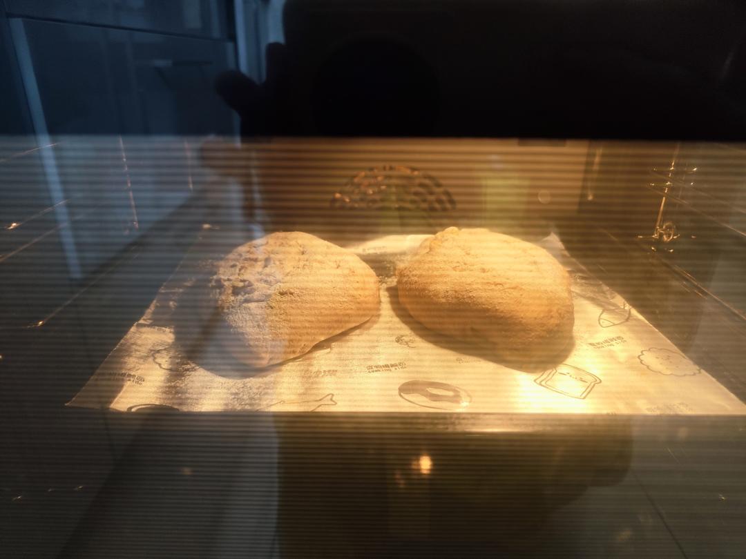 全麦蔓越莓核桃软欧包