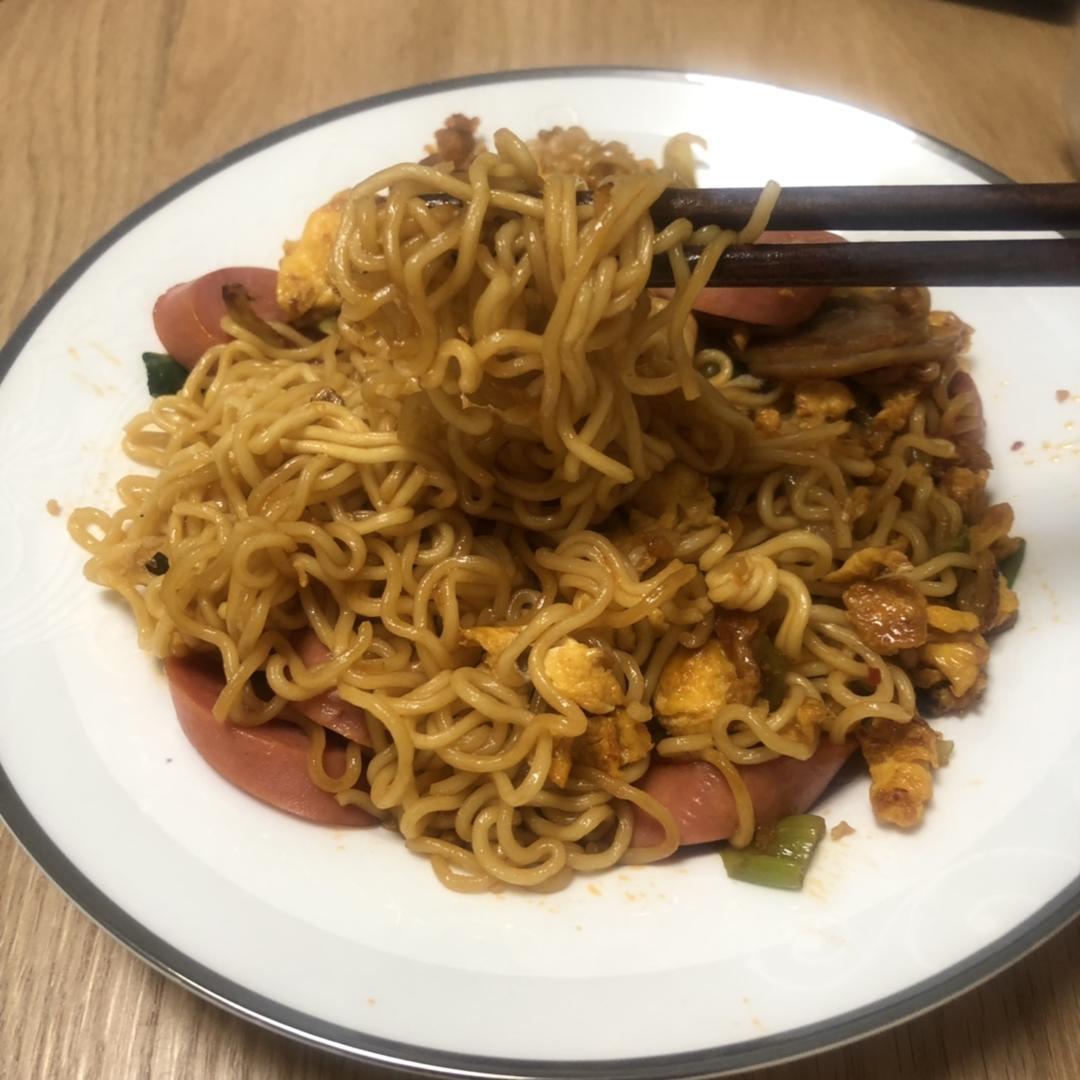 路边摊风味炒方便面