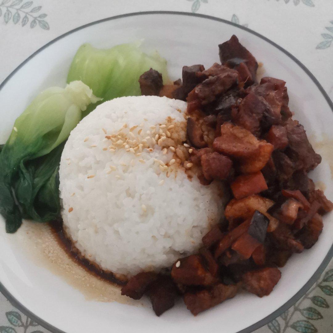 台式卤肉饭