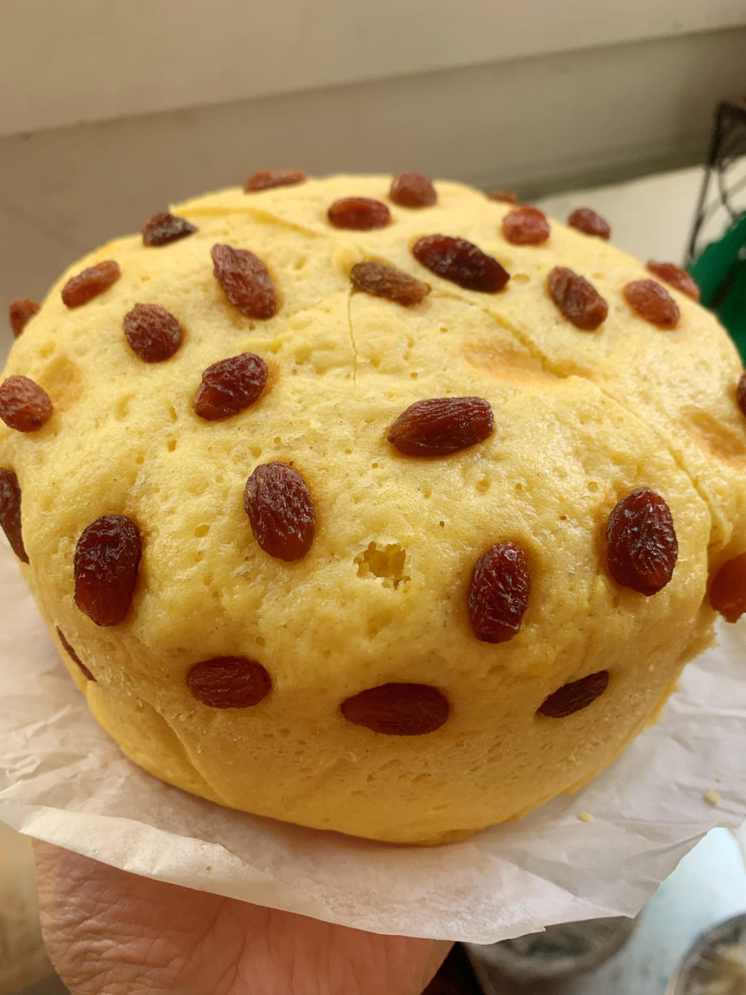 无比暄软的玉米面红枣发糕，香甜松软比面包还香！自用配方屡试不爽！