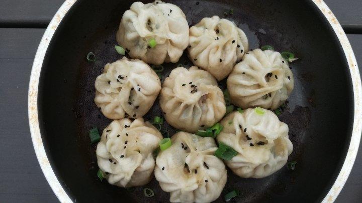 生煎包（新视频。猪肉韭菜莲藕生煎包）