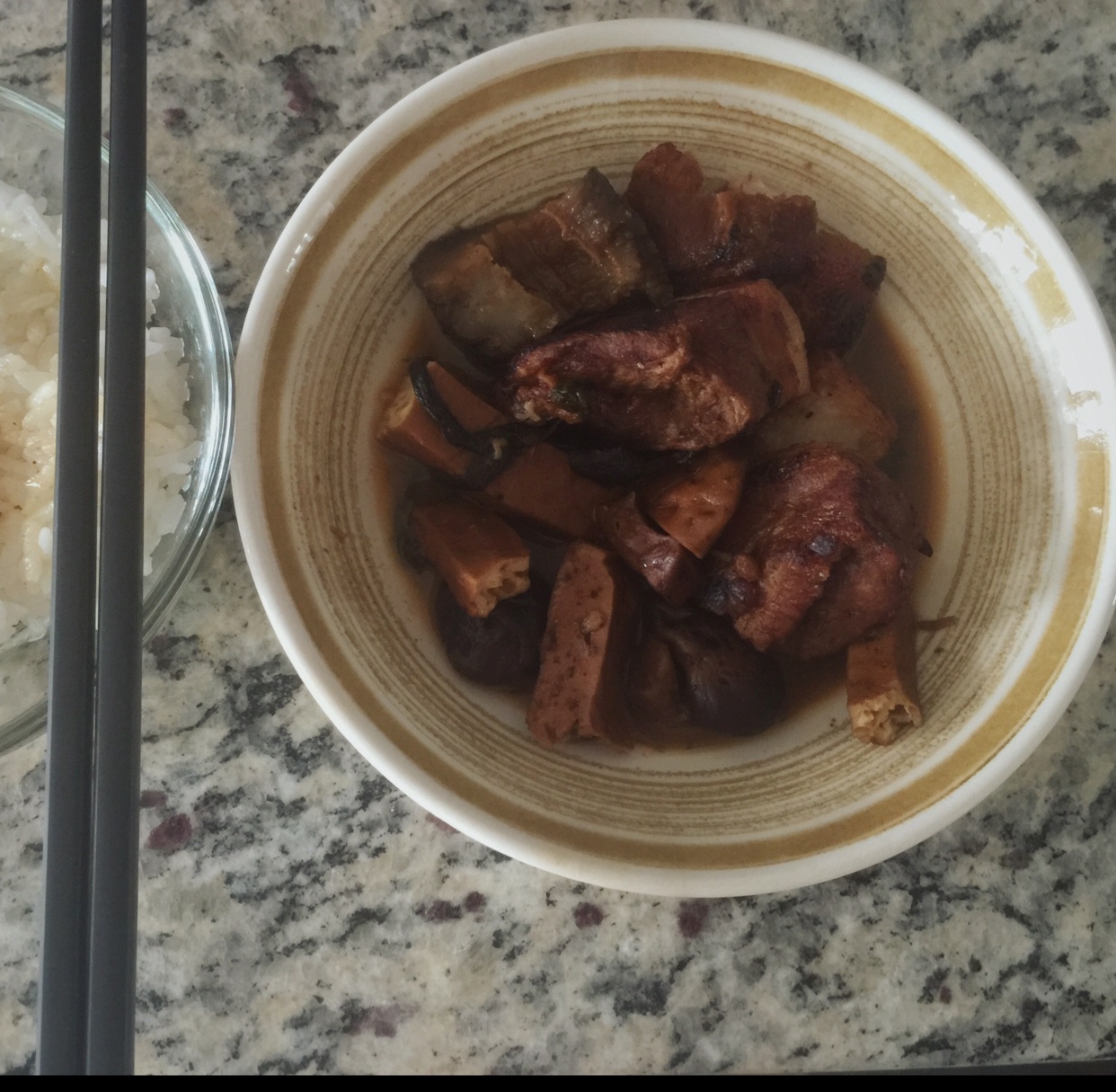 海参红烧肉