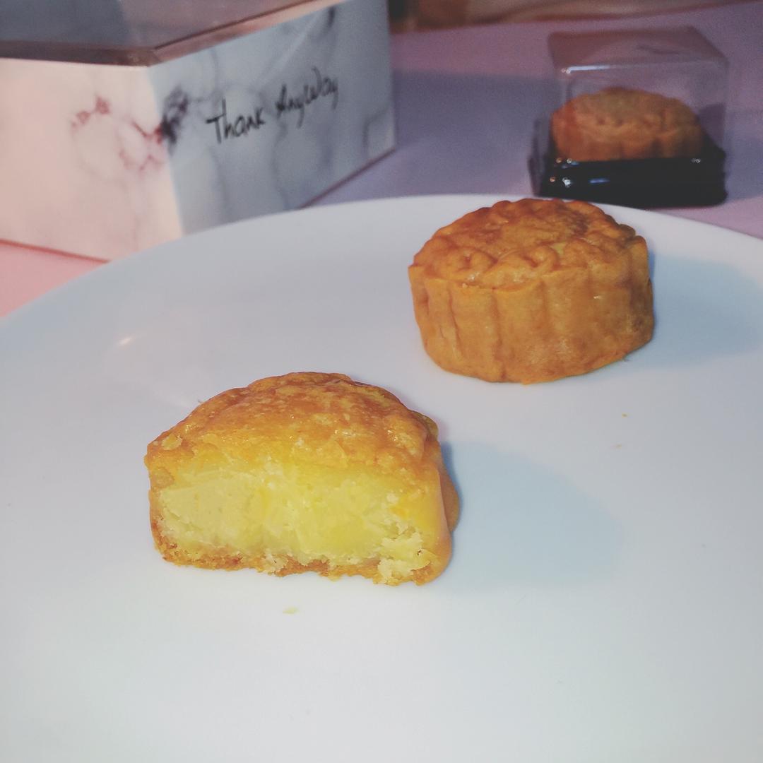 金沙奶黄月饼