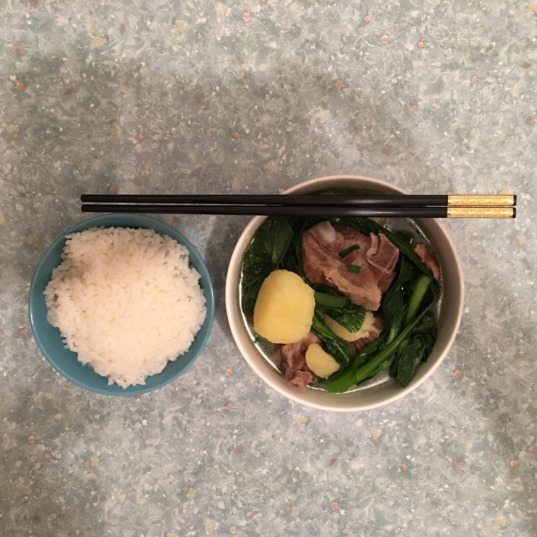 排骨土豆汤