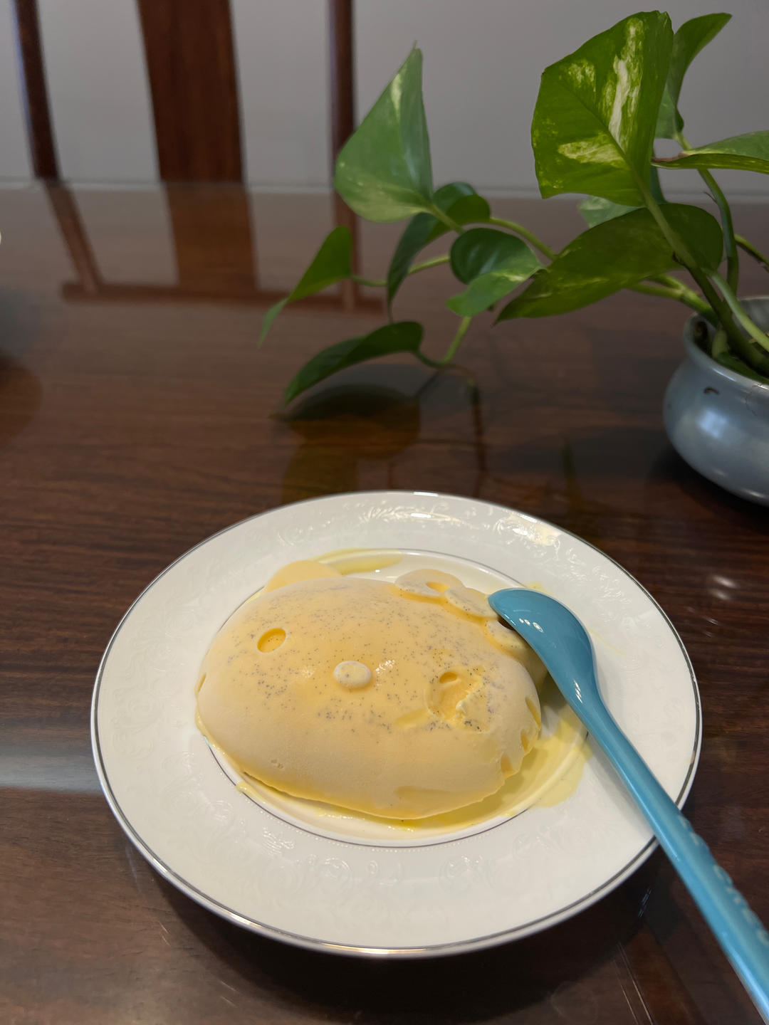 香草白巧冰淇淋