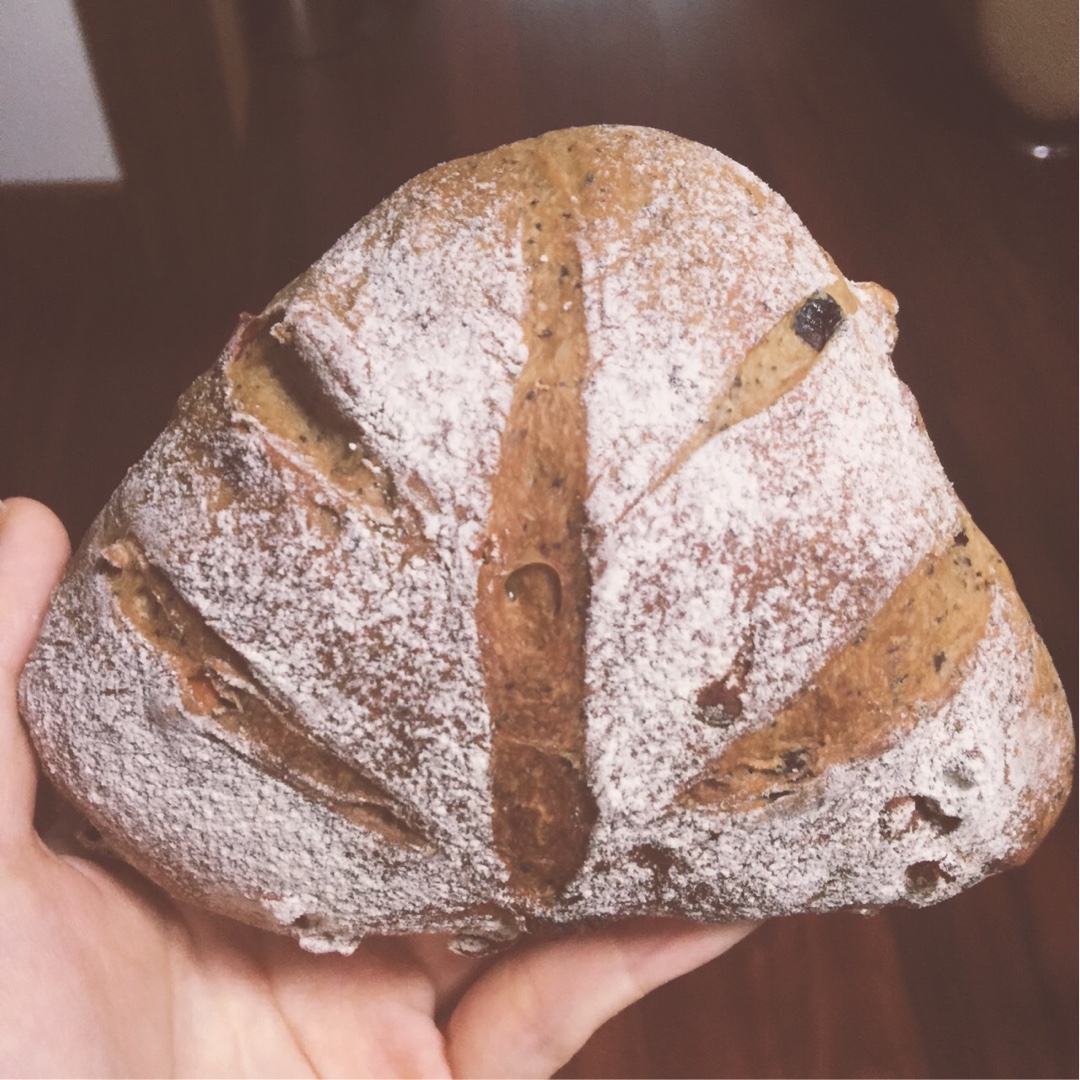 果料满满-红茶蔓越莓核桃面包