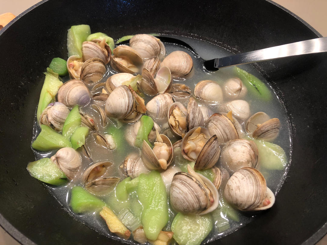 鲜到上天的蛤蜊丝瓜汤
