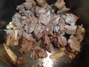 酸菜炖羊肉的做法 步骤4