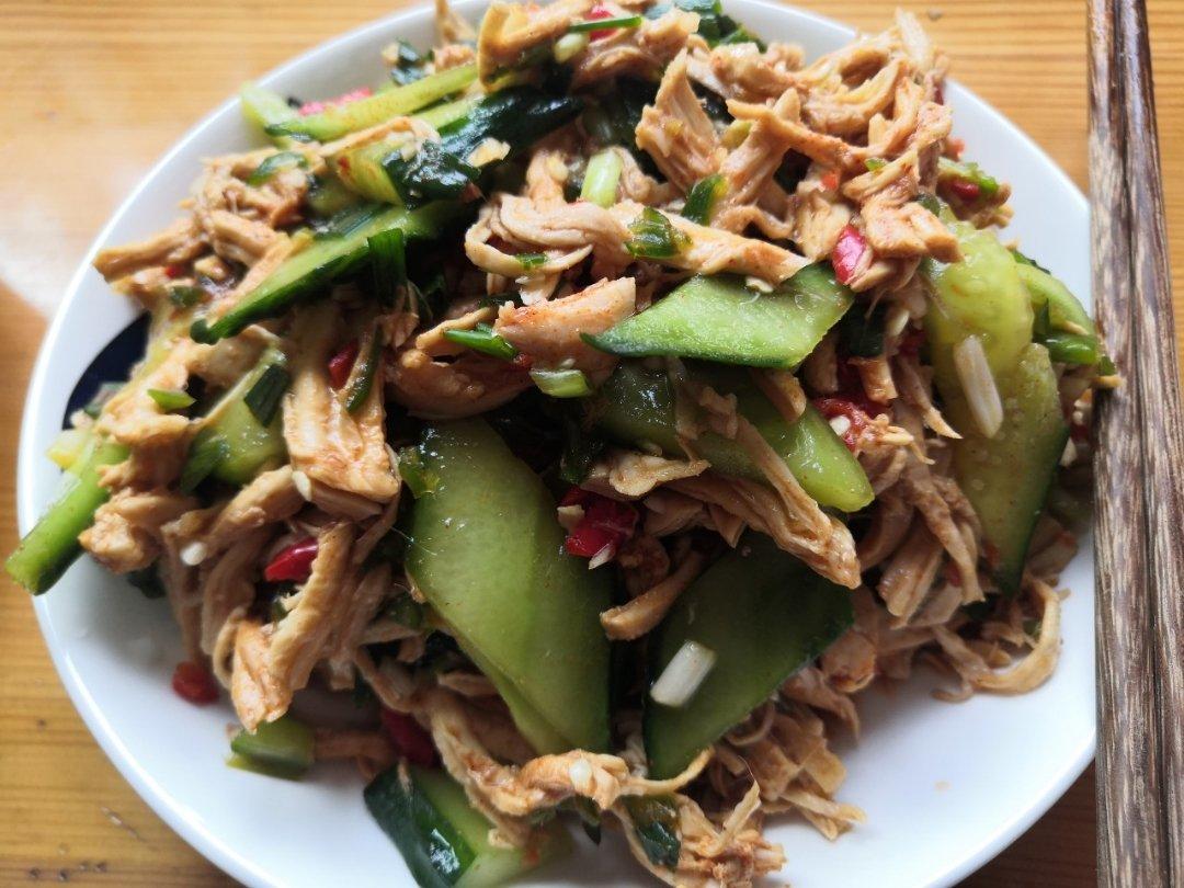 酸辣爽口手撕鸡胸肉减肥必备