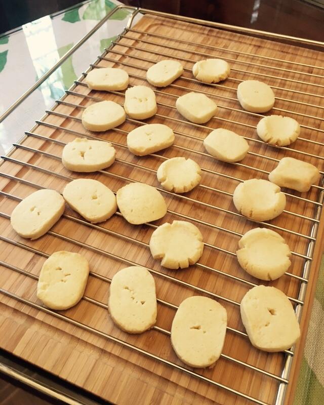 极简风炼奶小饼干