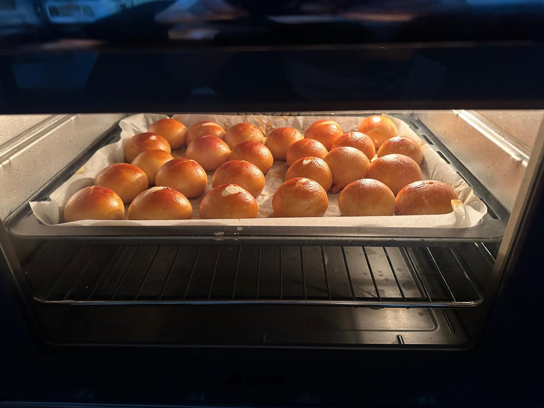 一口一个的奶酪小碱水球