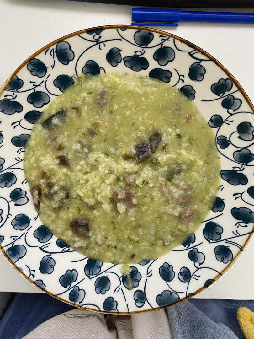 妈妈👩教我做的皮蛋瘦肉粥🥣简单快捷美味😋