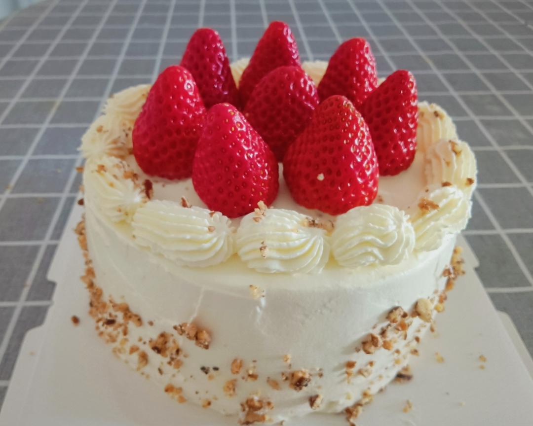 新手小白都会做的6寸草莓蛋糕